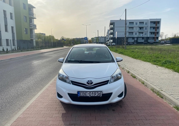 Toyota Yaris cena 23900 przebieg: 142049, rok produkcji 2013 z Katowice małe 529